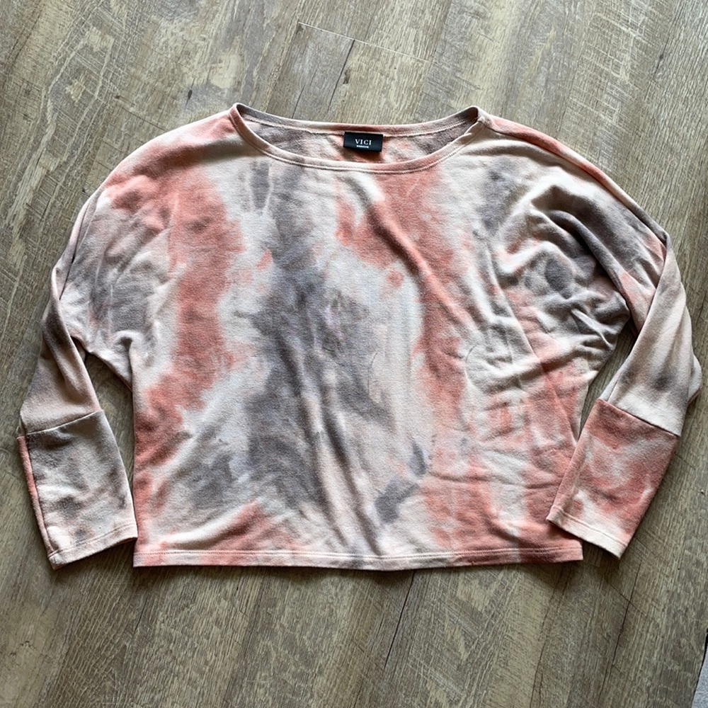 Tie dye long sleeve shirt/ light sweatshirt
